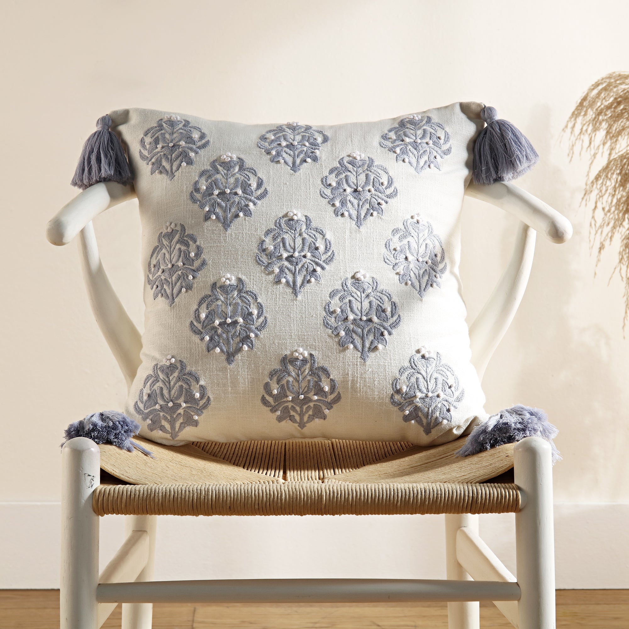 Indigo Collection Ava French Knot White cushion