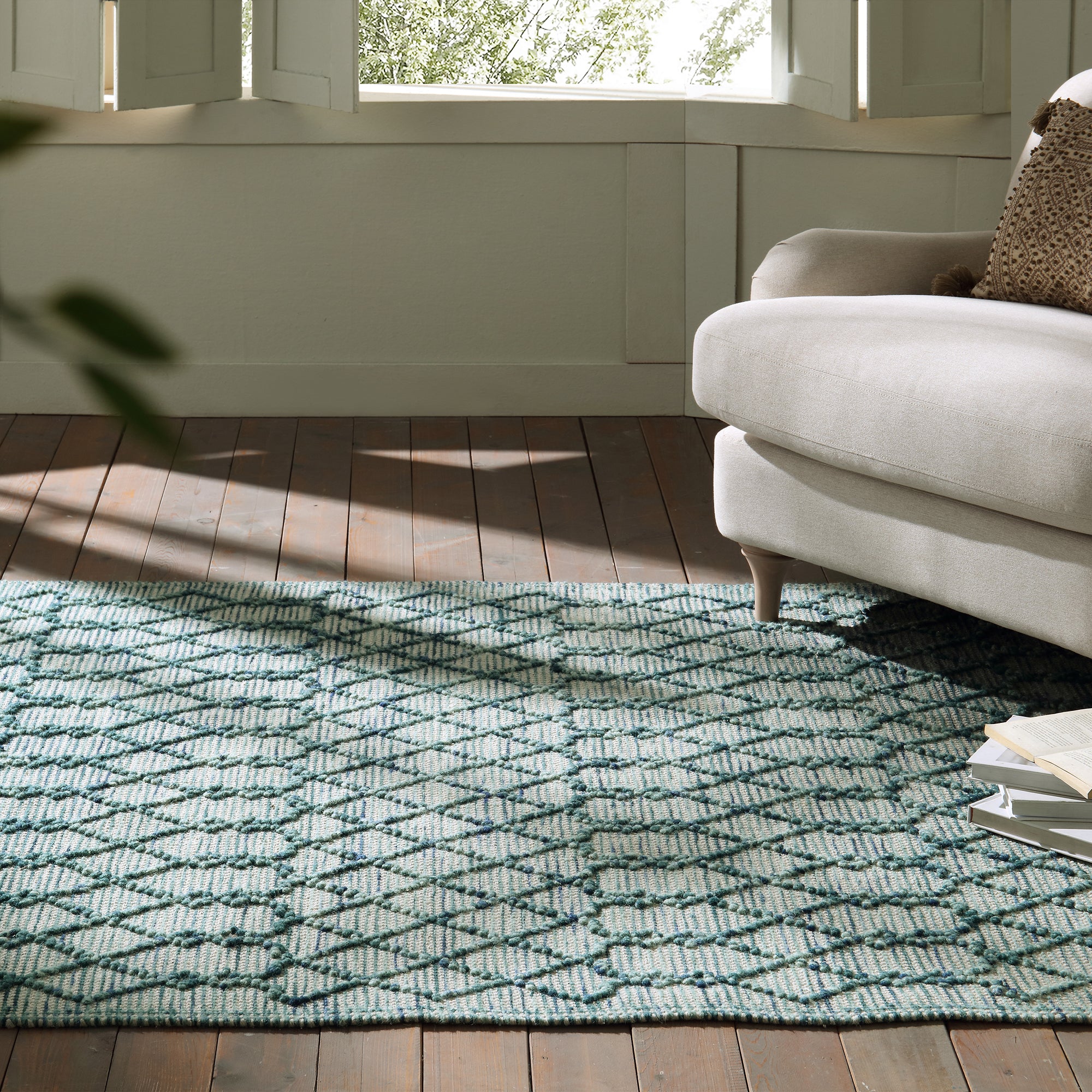 Avanti Handwoven Aquamarine Bobble Wool Rug