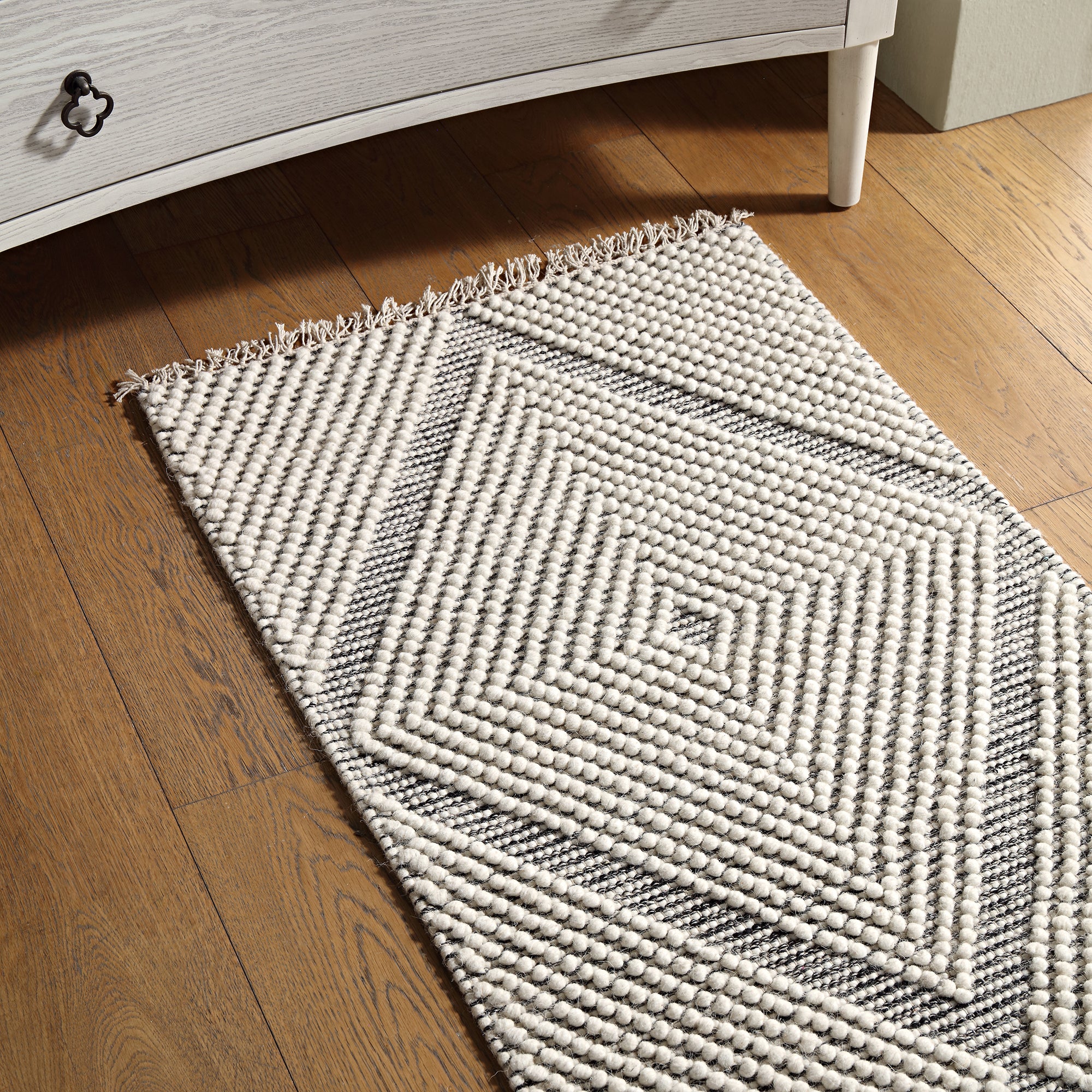 Avanti Handwoven Salt and Pepper Diamond Bobble Wool Runner