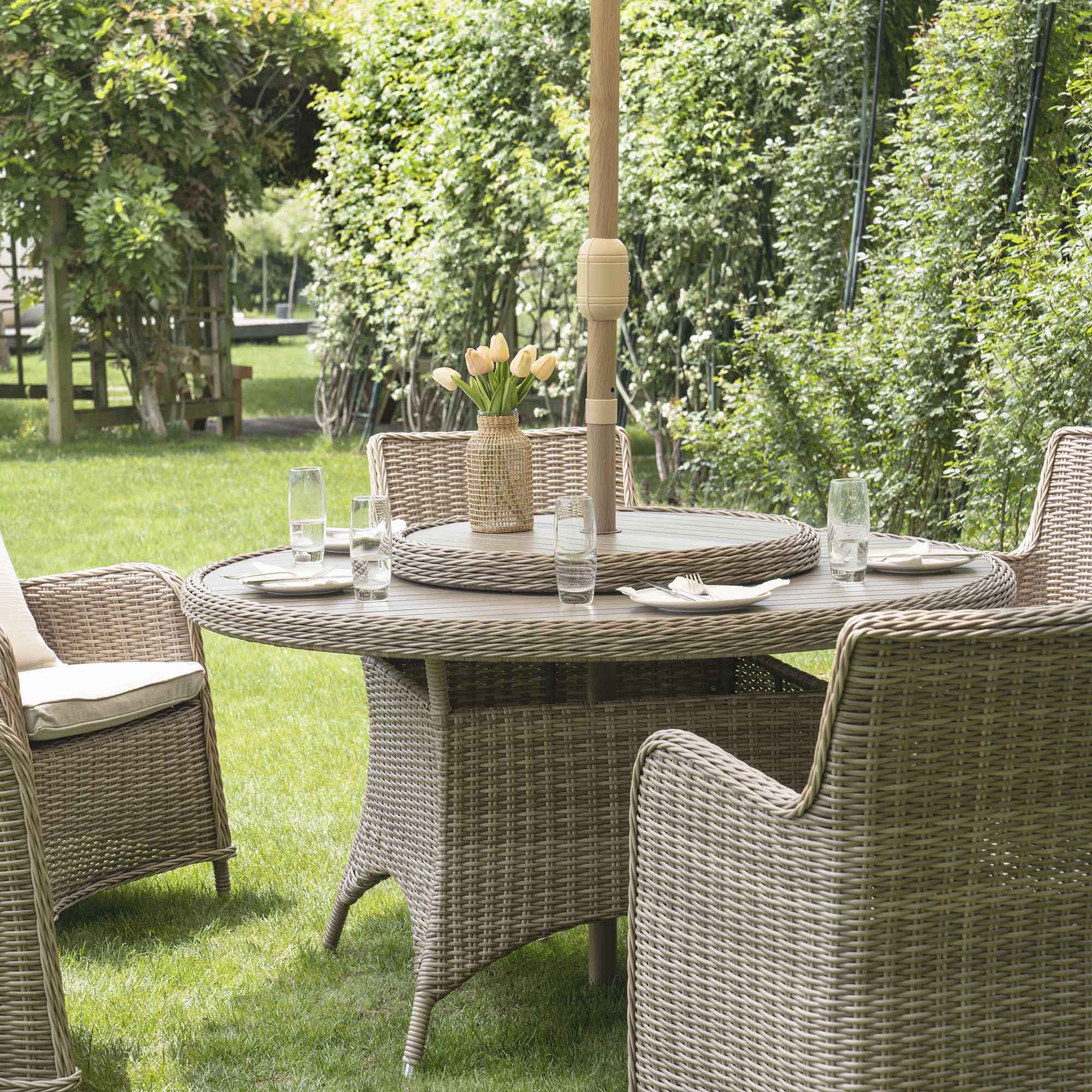 Hampshire 6-Seater Round Wicker Rattan Dining Set with Lazy Susan & Ice Bucket, Natural