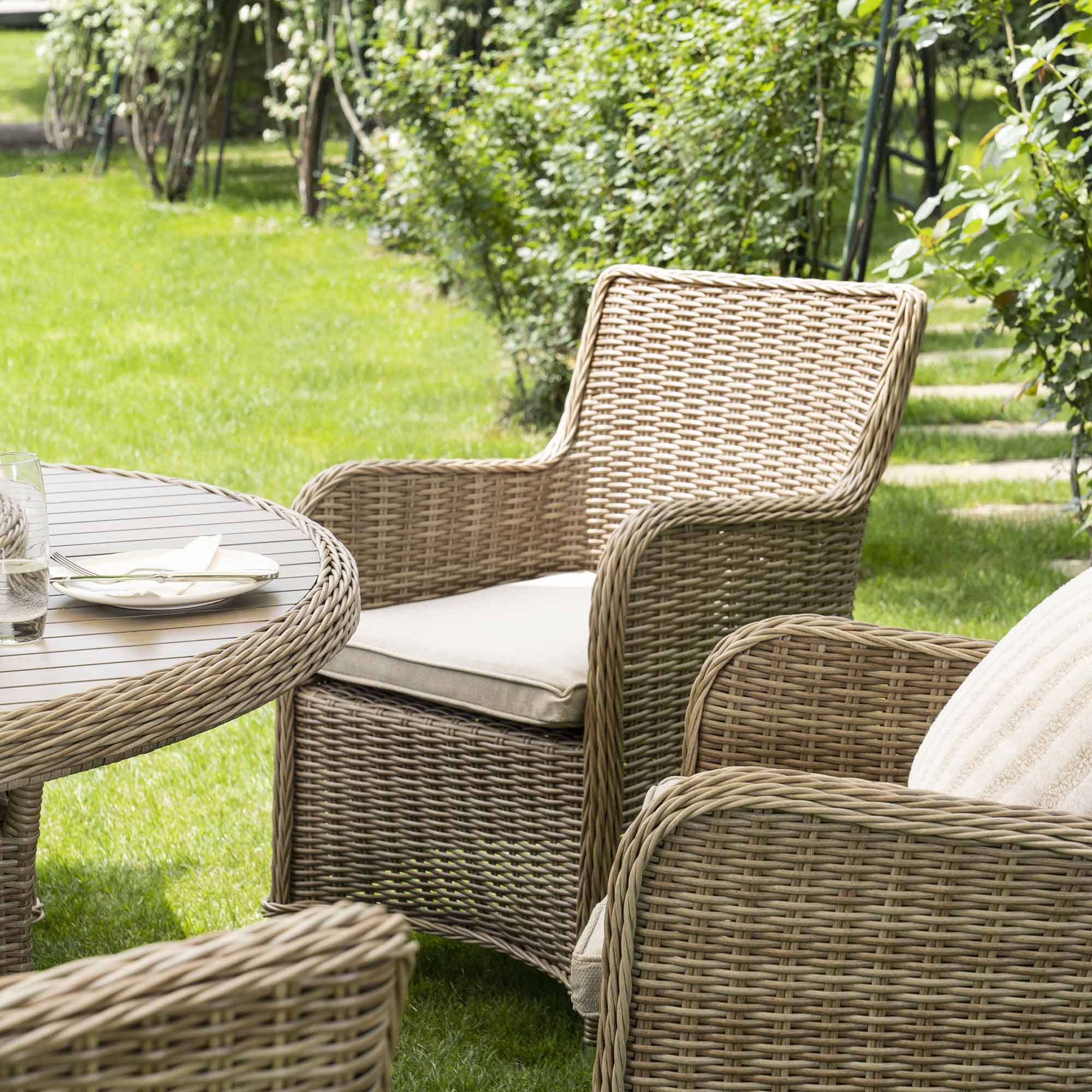 Hampshire 6-Seater Round Wicker Rattan Dining Set with Lazy Susan & Ice Bucket, Natural