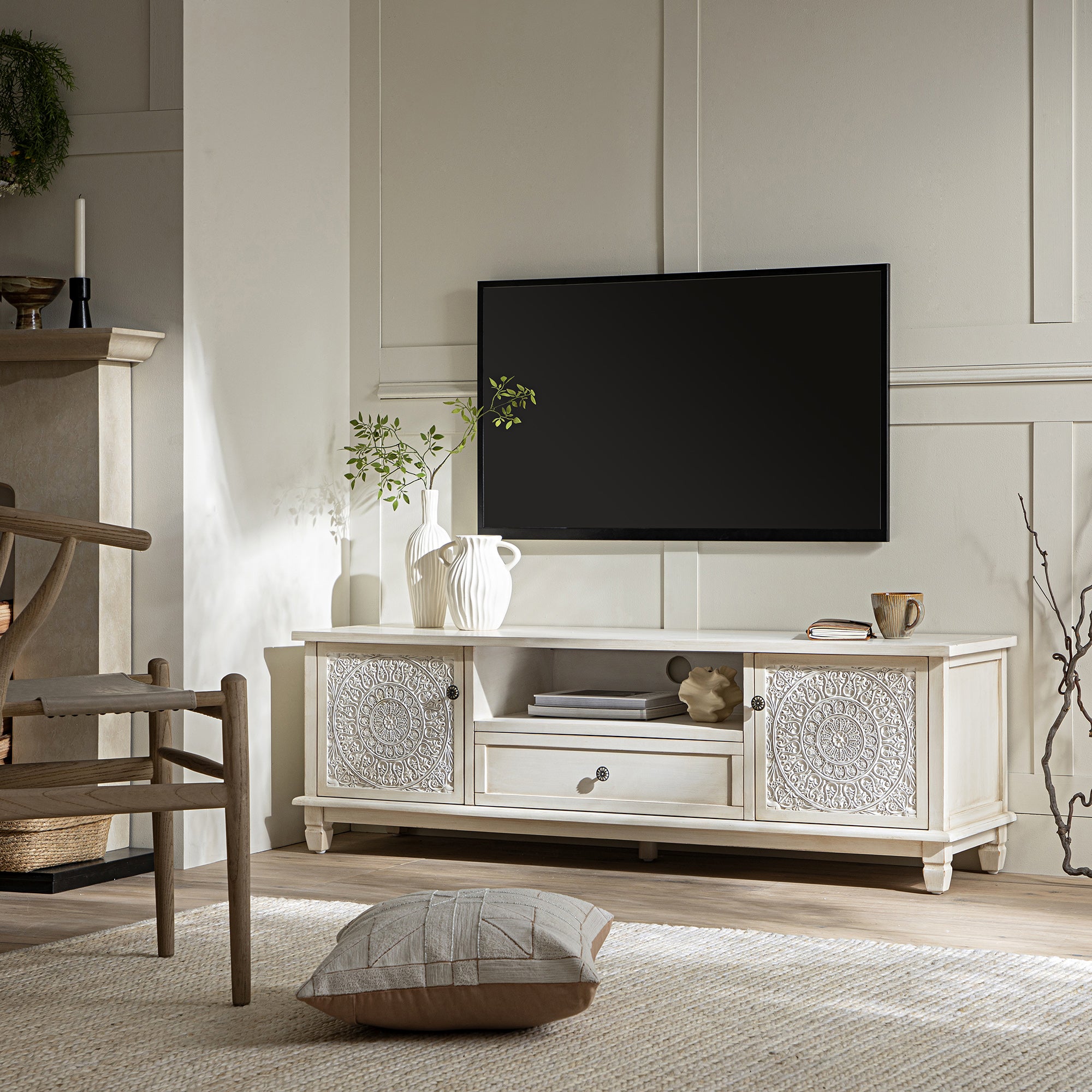 Chantilly Whitewashed 150cm Wide TV Unit