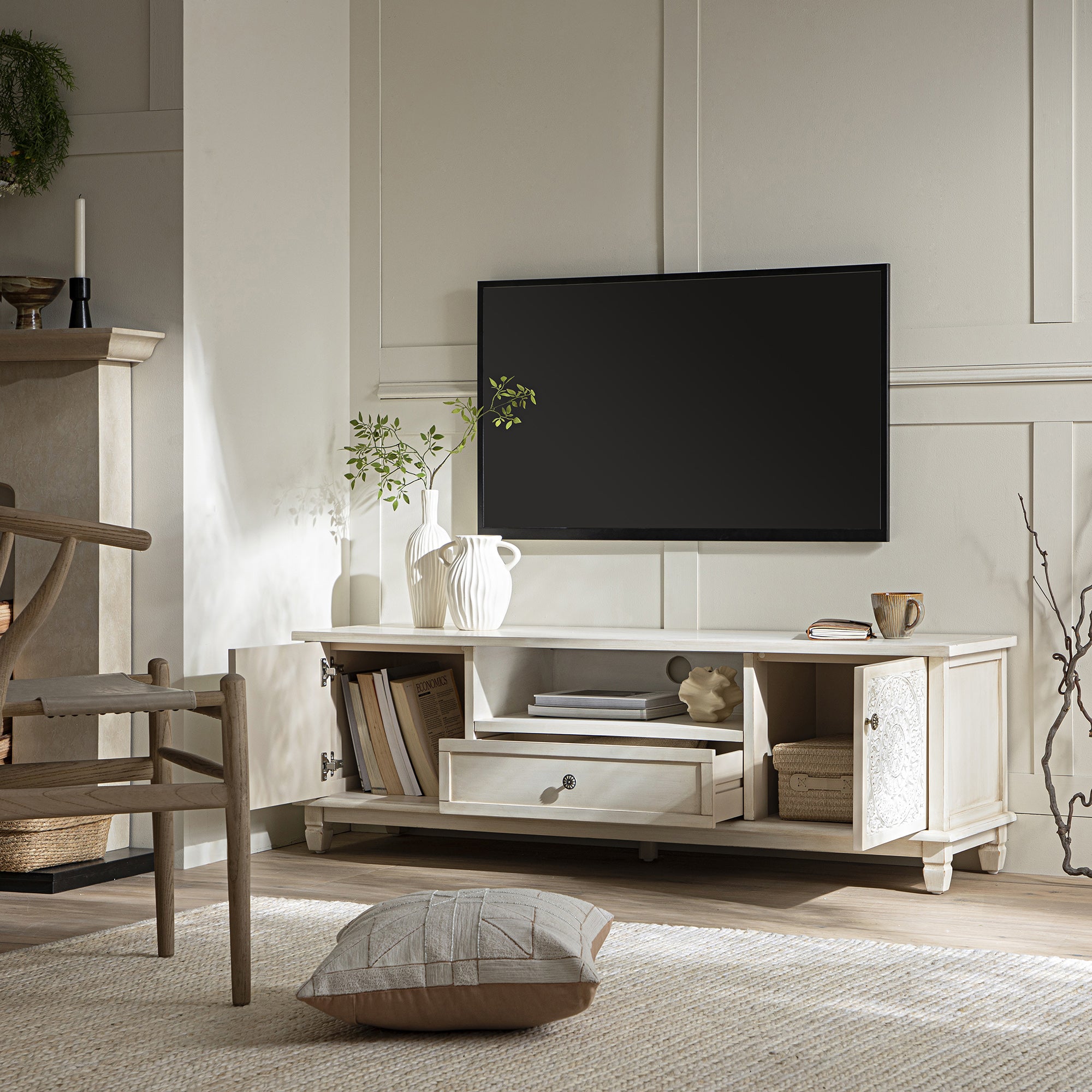 Chantilly Whitewashed 150cm Wide TV Unit